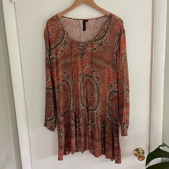 Knot Sisters Haight Street Dress in Red/Orange Paisley - Picture 1 of 7